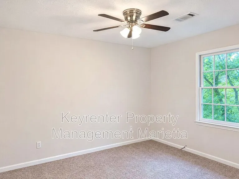 3013 Spruce Cir — Photo 14