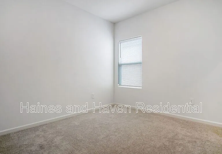 3008 Daffodil Dr — Photo 24