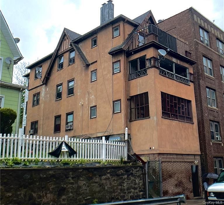 1st image of 67 Caryl Ave