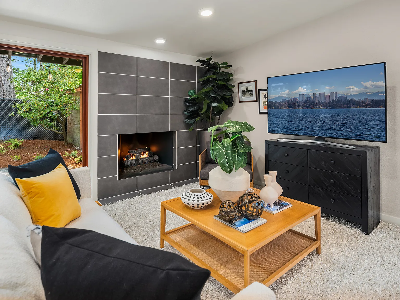 3 bed, 1250 sqft, $4,200 — Photo 4