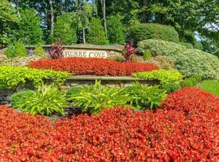 5819 Cove Landing Rd APT 101, Burke, VA 22015