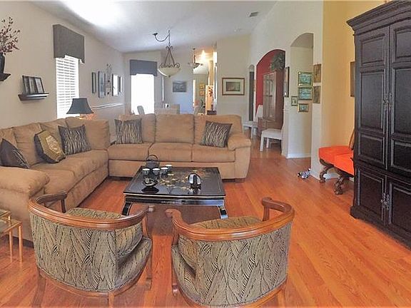 2nd image of 584 Vineyard Way