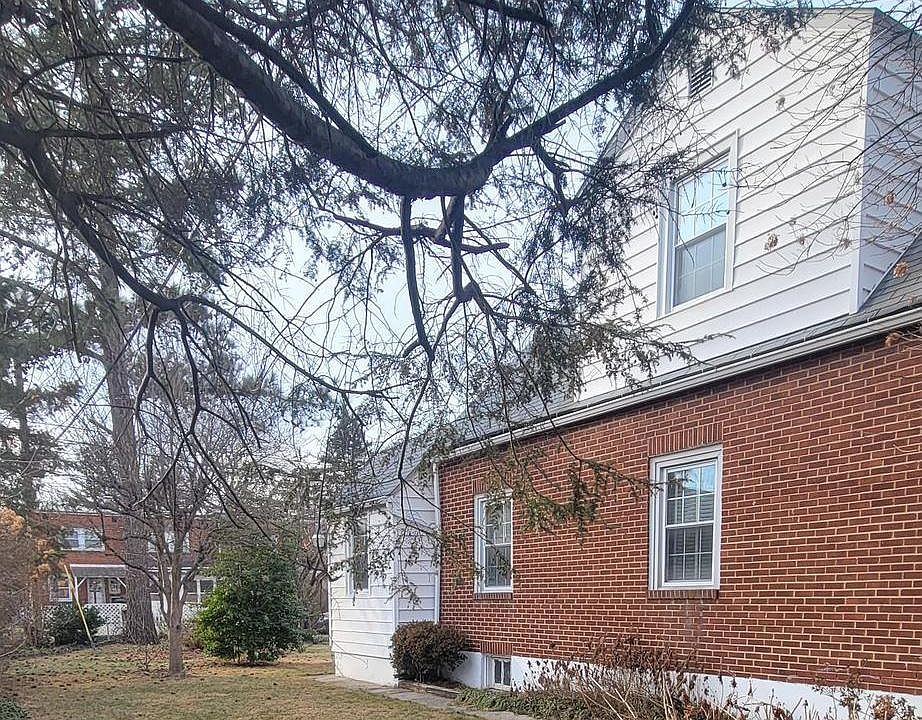 2nd image of 3116 Pennwood Rd