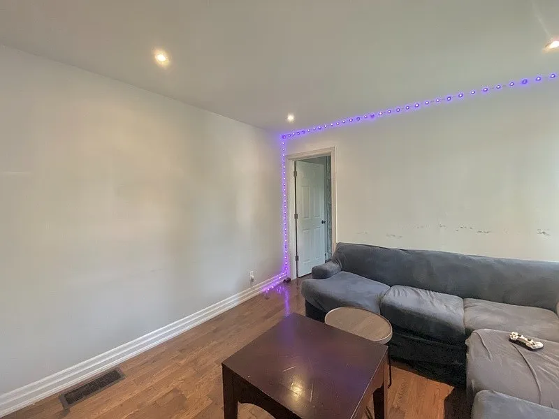 Building Photo - 68 Harold Ct #5