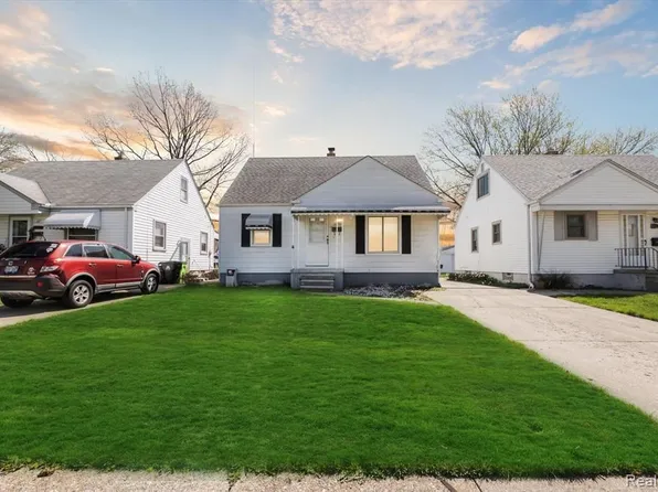 26078 Pattow St, Roseville, MI 48066