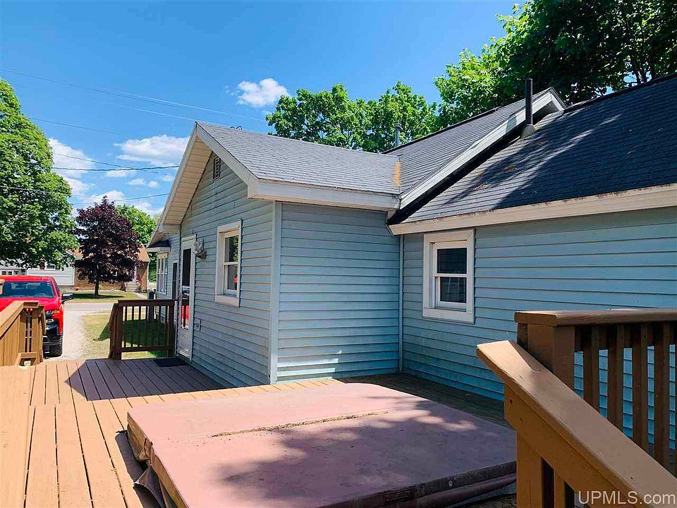 429 Alger Ave, Manistique, MI 49854 Zillow
