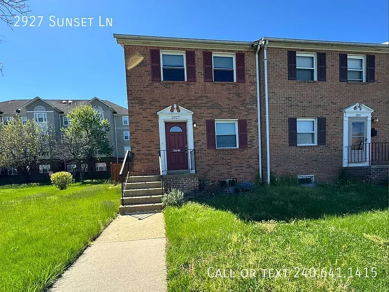 2927 Sunset Ln — Photo 1