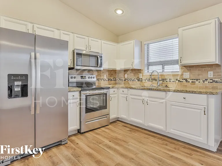 425 W Jersey Way — Photo 5
