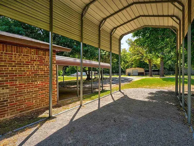 406 Shady Lane Dr — Photo 23