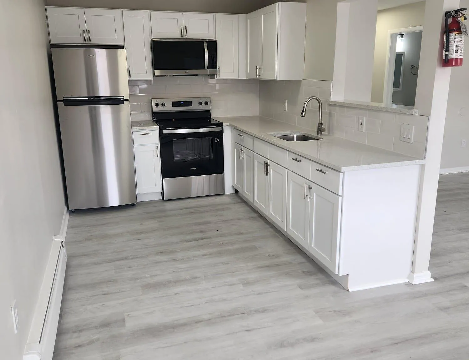 2 bed, 1.0 bath, $1,750 — Photo 4