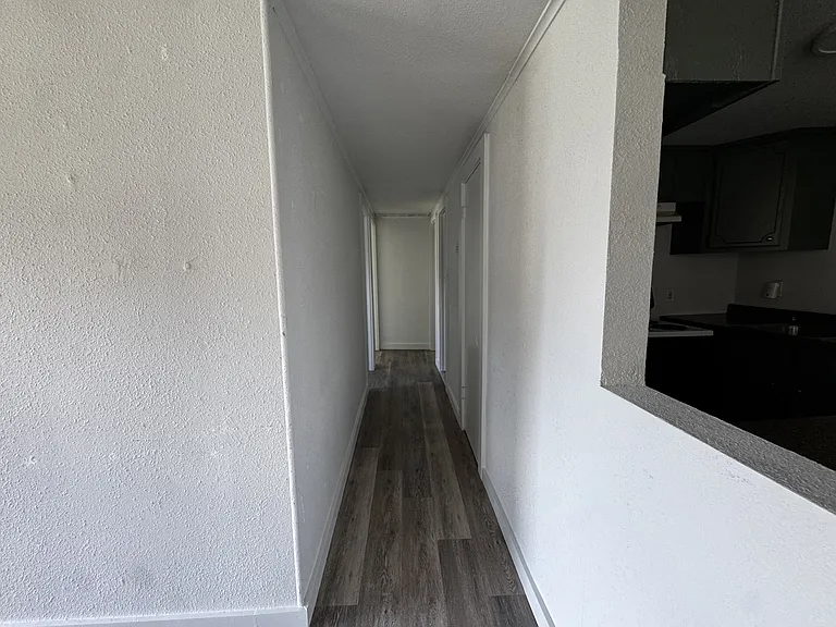 409 E Redwood St — Photo 8