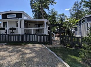 18 Highland Hill Ln, Flat Rock, NC 28731
