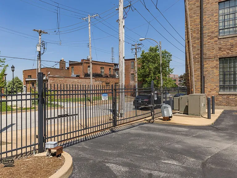 1720 Chouteau Ave #103 — Photo 28