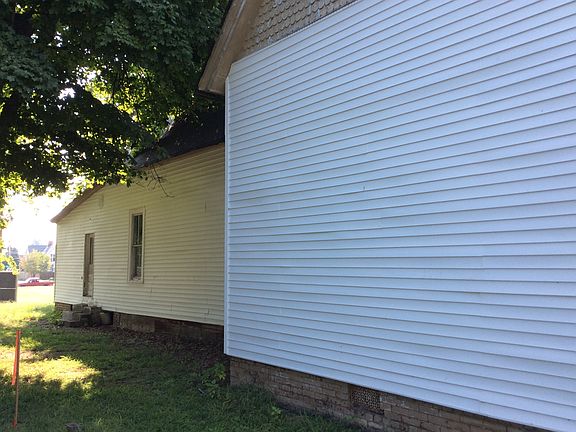 3rd image of 729 Cedar Street