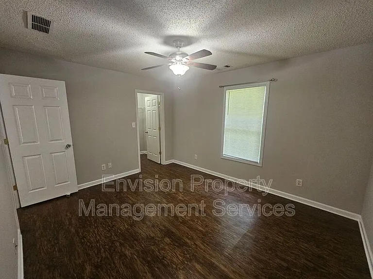 1393 N Hampton Dr — Photo 15