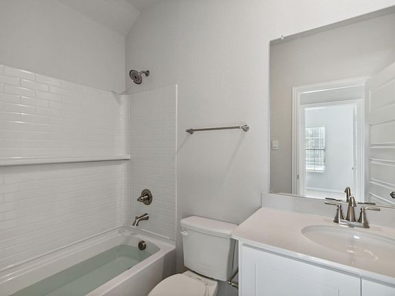 4th image of 1907 Rolling Ridge Dr