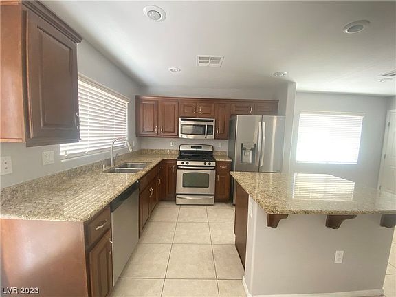 5th image of 7334 Prussian Green St