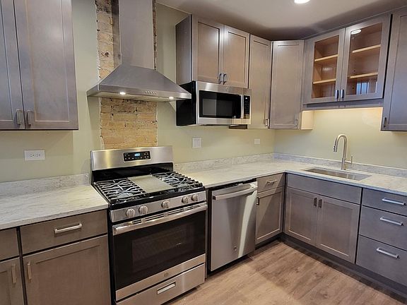 2nd image of 3535 N Sheffield Ave #2S