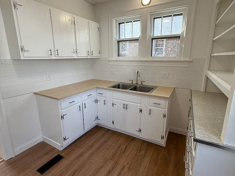 3524 Saint Martins Pl #1 — Photo 6