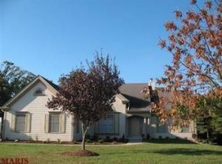 809 Summer Oak Ct, Ballwin, MO 63021