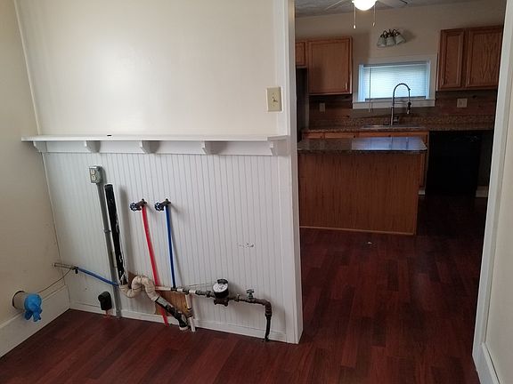 5th image of 237 Jefferson St