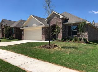 1809 Vallana Dr, Gainesville, TX 76240