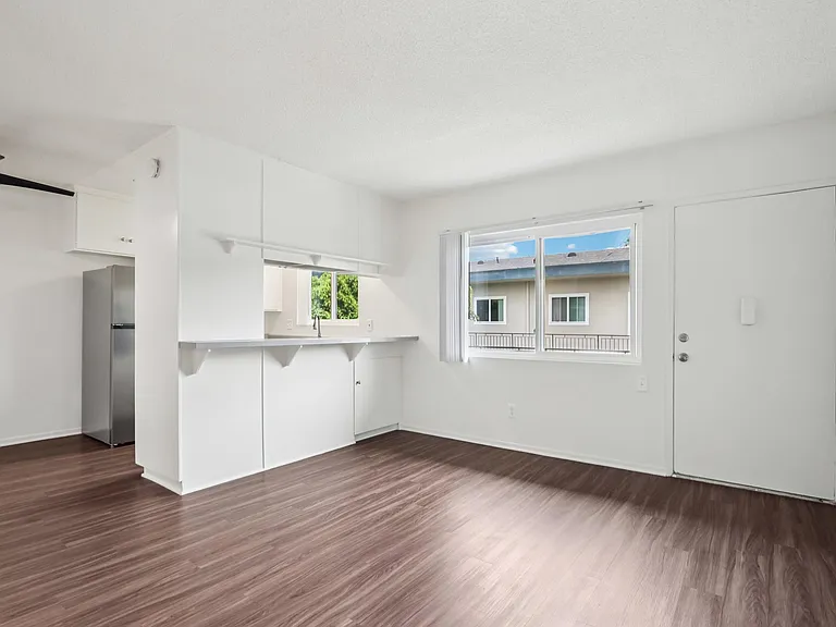 1130 Marine Avenue — Photo 22