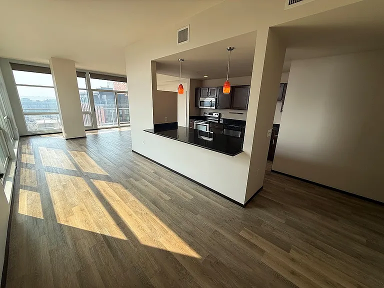 Galaxie High Rise Apartments — Photo 92