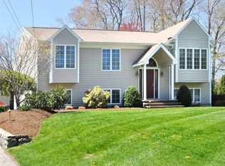 70 Tomahawk Trl, Cranston, RI 02921