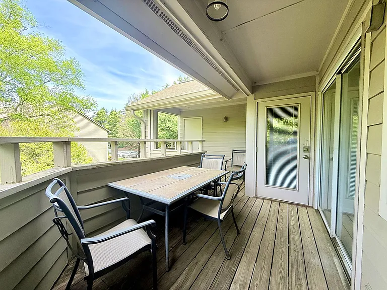 2553 Stockbridge Dr #B — Photo 7