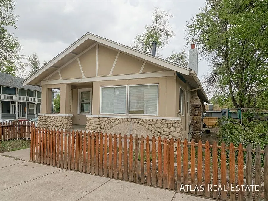 1021 E Platte Ave #3