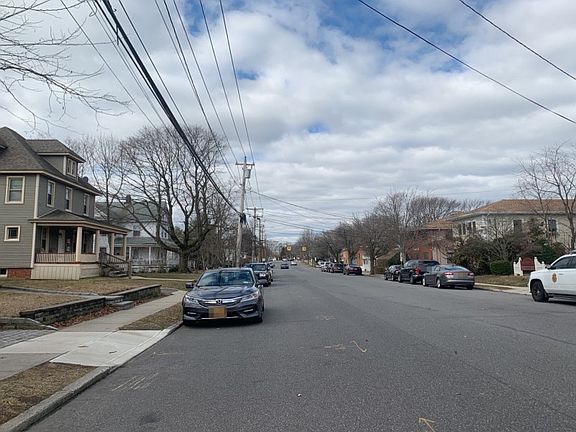 4th image of 44 Ireland Pl