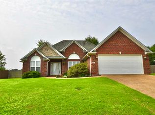 16 Small Oak Dr, Humboldt, TN 38343