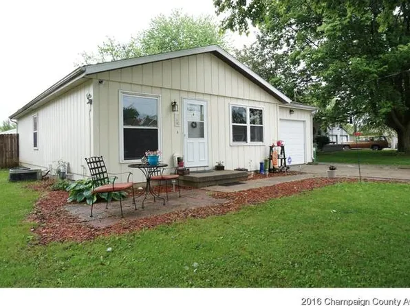 204 Hickory St, Mahomet, IL 61853