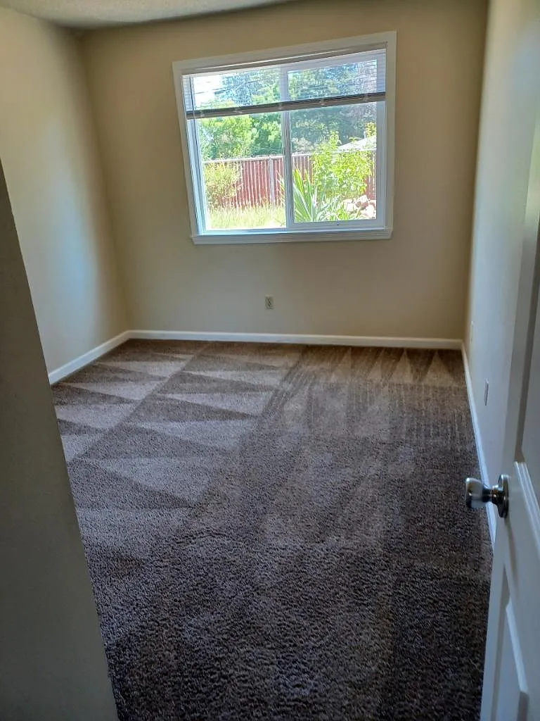 Building Photo - 4725 SW 139th Ave #1