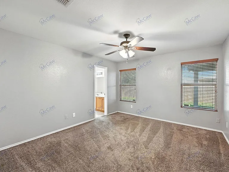 10512 Flagstaff Run — Photo 10