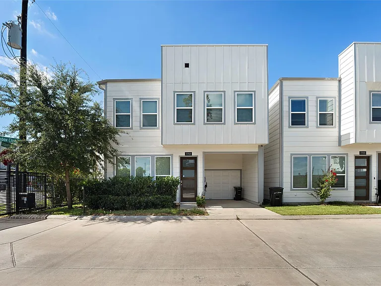 7703 Rainbow Close Ln — Photo 1