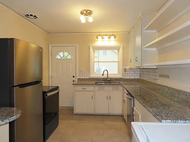 3 Valentine Ln #A — Photo 6