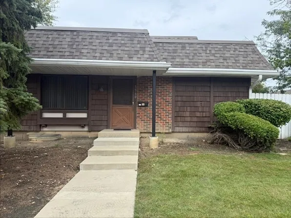 5560 Court F, Hanover Park, IL 60133