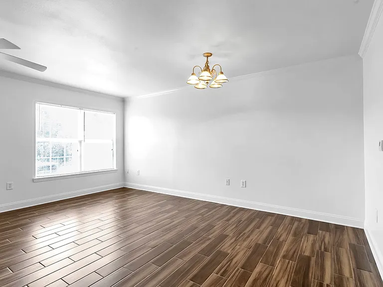 735 Majestic Dr — Photo 10