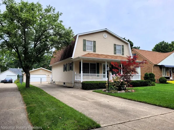 324 W Baker Ave, Clawson, MI 48017