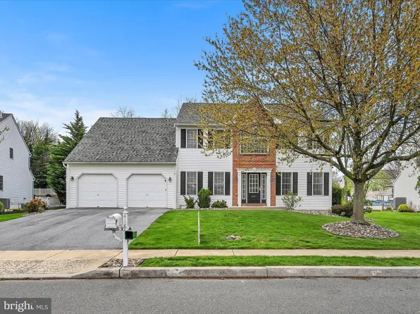 4187 Hill Terrace Dr, Sinking Spring, PA 19608