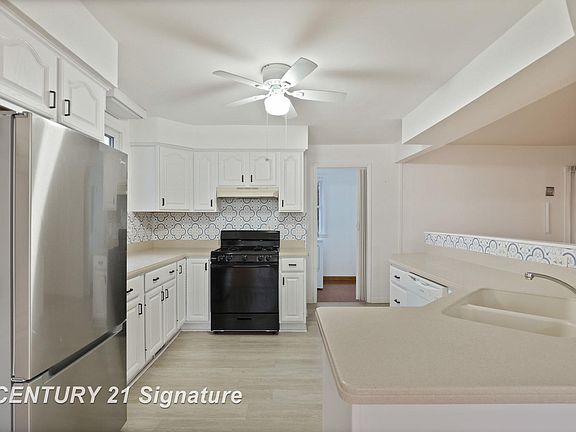 4th image of 4940 Coralberry Rd