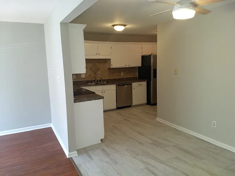 612 Germaine St #A — Photo 4