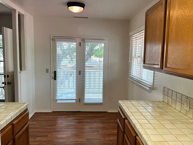 118 W Pedregosa St — Photo 15