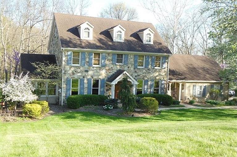 1st image of 5829 Woodbridge Ln