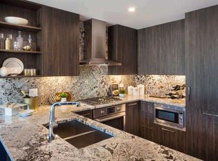 842 N Hudson Ave #2002, Chicago, IL 60610