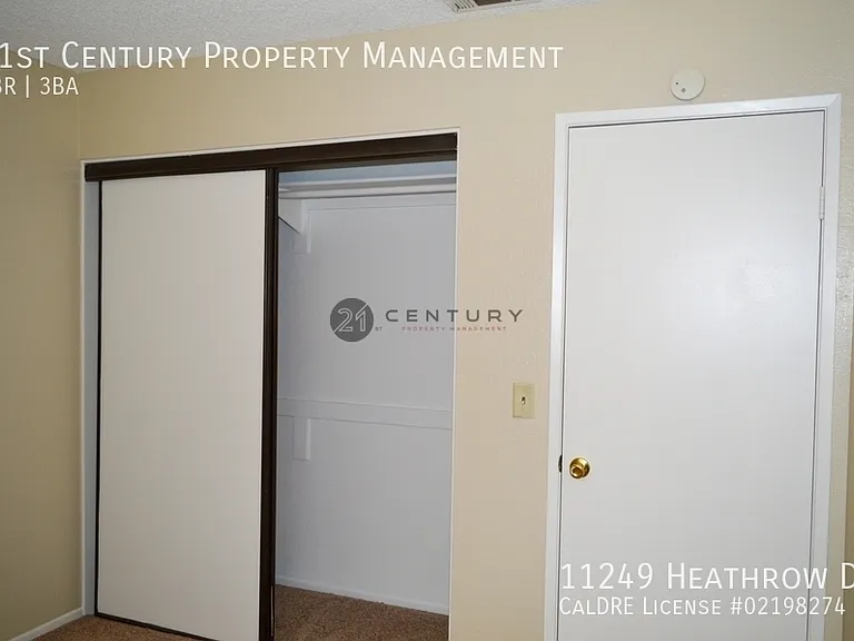 11249 Heathrow Dr — Photo 16