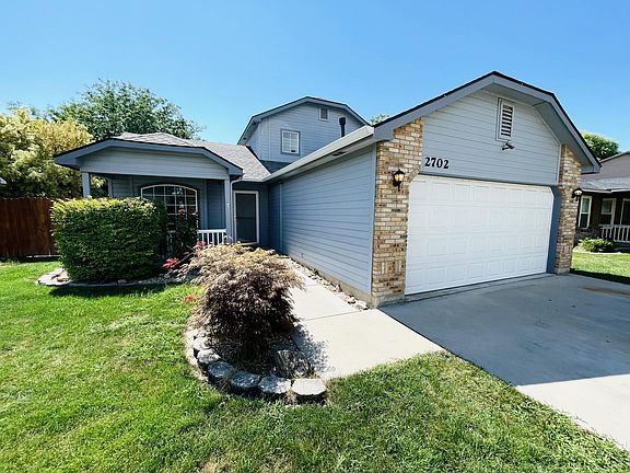 3rd image of 2702 Manchester Dr