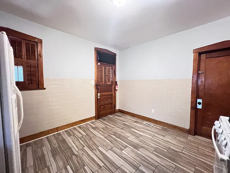 821 N Waller Ave #1 — Photo 14